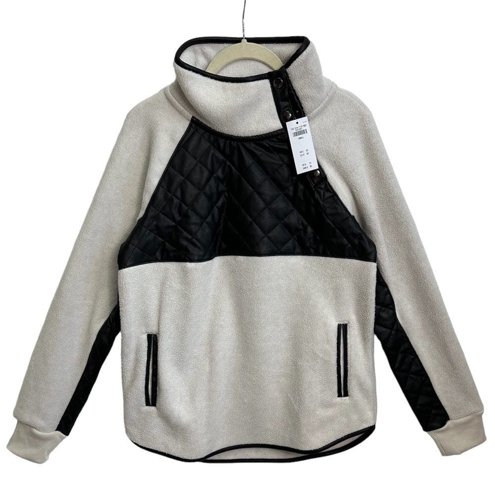 ABERCROMBIE AND FITCH‎ Asymmetrical Snap up Fleece, White with Black Trim,SMALL